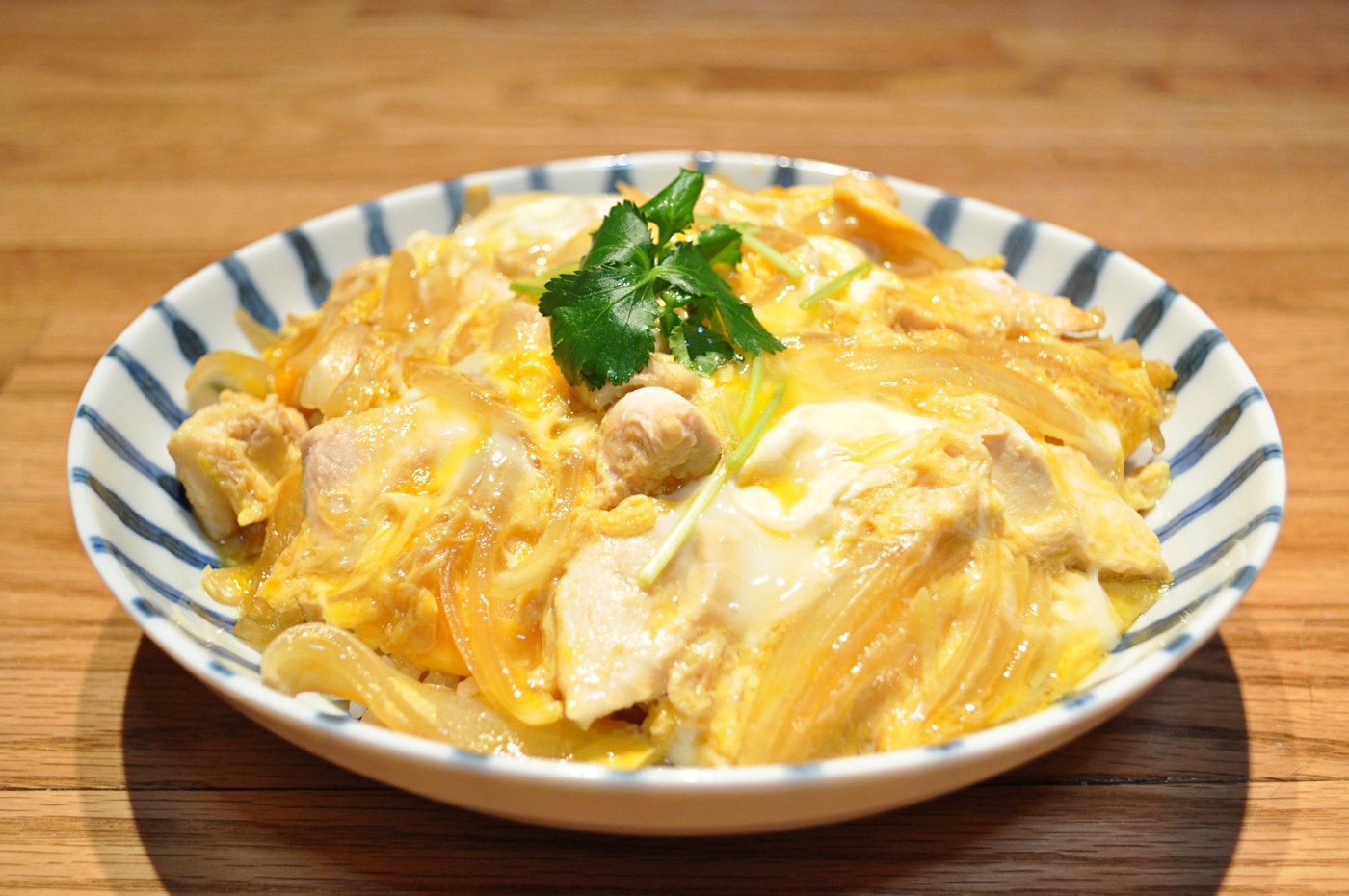Chicken and egg rice bowl, serving inspiration
